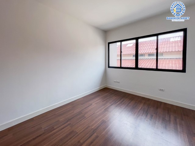 *****ทาวน์โฮมมือสองย่านนนทบุรี ม.ทาวน์พลัสเอ็กซ์ ประชาชื่น เนื้อที่ 21 ตร.ว. ฟังก์ชัน 3 ห้องนอน 3 ห้องน้ำ 2 ที่จอดรถ บ้านสวย สภาพใหม่ บนทำเลโซนเมือง เชื่อมต่อถ.ติวานนท์ ถ.แจ้งวัฒนะ และถ.งามวงศ์วาน และใกล้รถไฟฟ้าสายสีชมพู "สถานีสนามบินน้ำ"